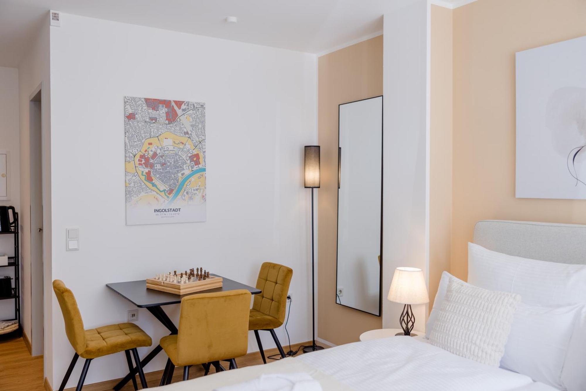 Lumen Homes - Altstadt-Studio Direkt Im Zentrum, Kueche, Netflix, Oeffentlicher Parkplatz Ums Eck Ingolstadt Exteriér fotografie