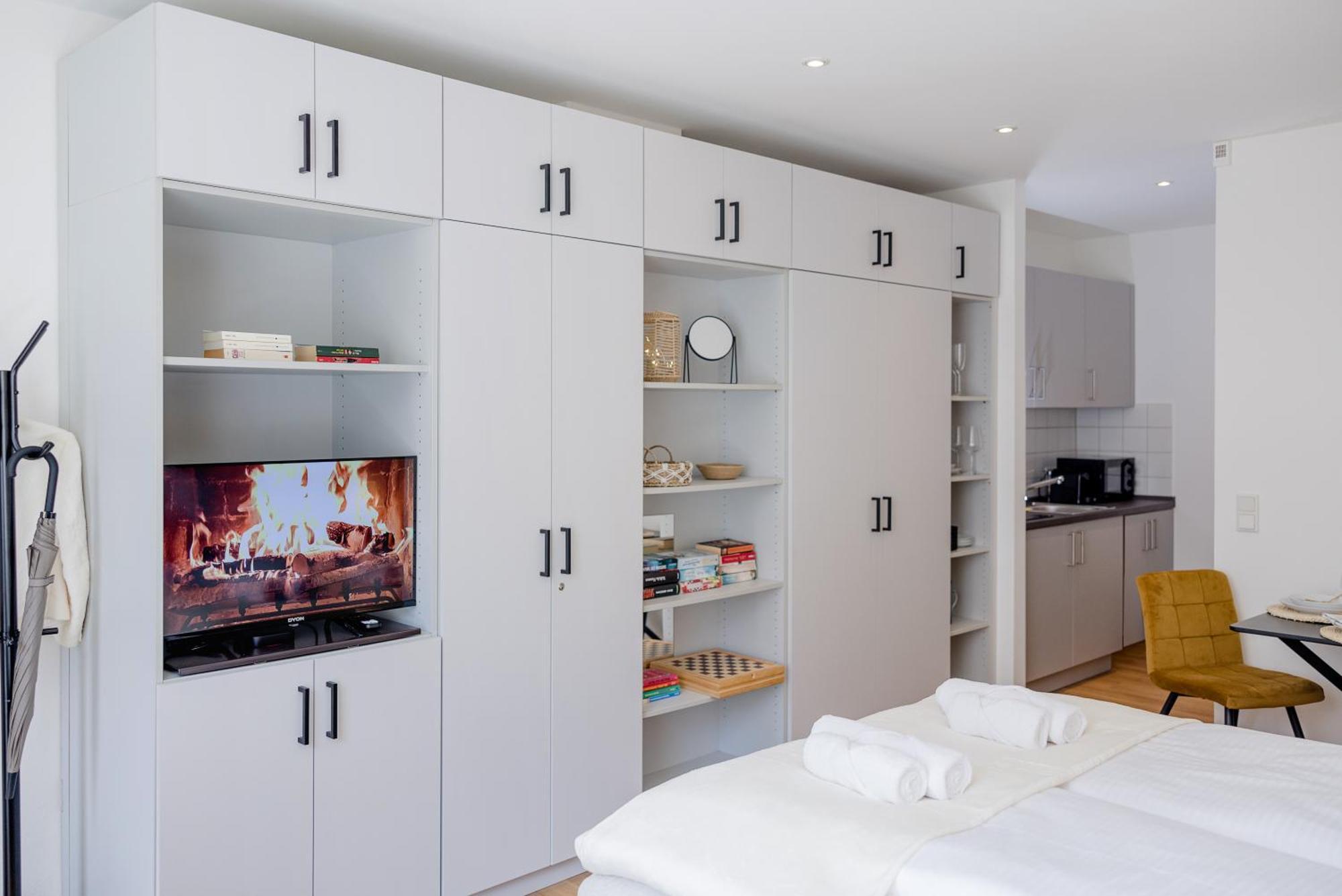 Lumen Homes - Altstadt-Studio Direkt Im Zentrum, Kueche, Netflix, Oeffentlicher Parkplatz Ums Eck Ingolstadt Exteriér fotografie