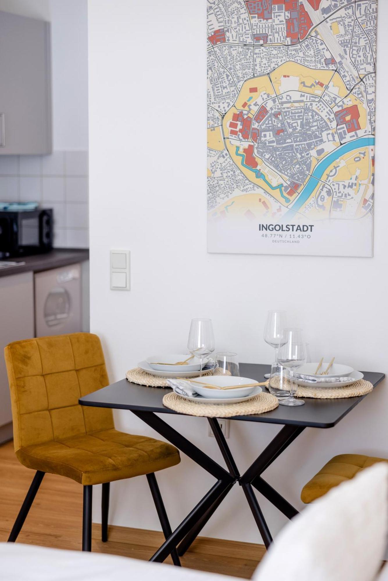 Lumen Homes - Altstadt-Studio Direkt Im Zentrum, Kueche, Netflix, Oeffentlicher Parkplatz Ums Eck Ingolstadt Exteriér fotografie
