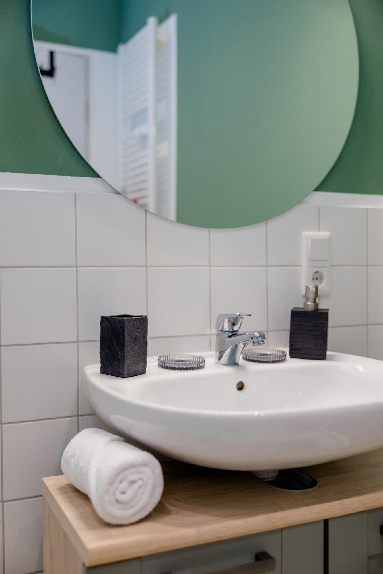 Lumen Homes - Altstadt-Studio Direkt Im Zentrum, Kueche, Netflix, Oeffentlicher Parkplatz Ums Eck Ingolstadt Exteriér fotografie