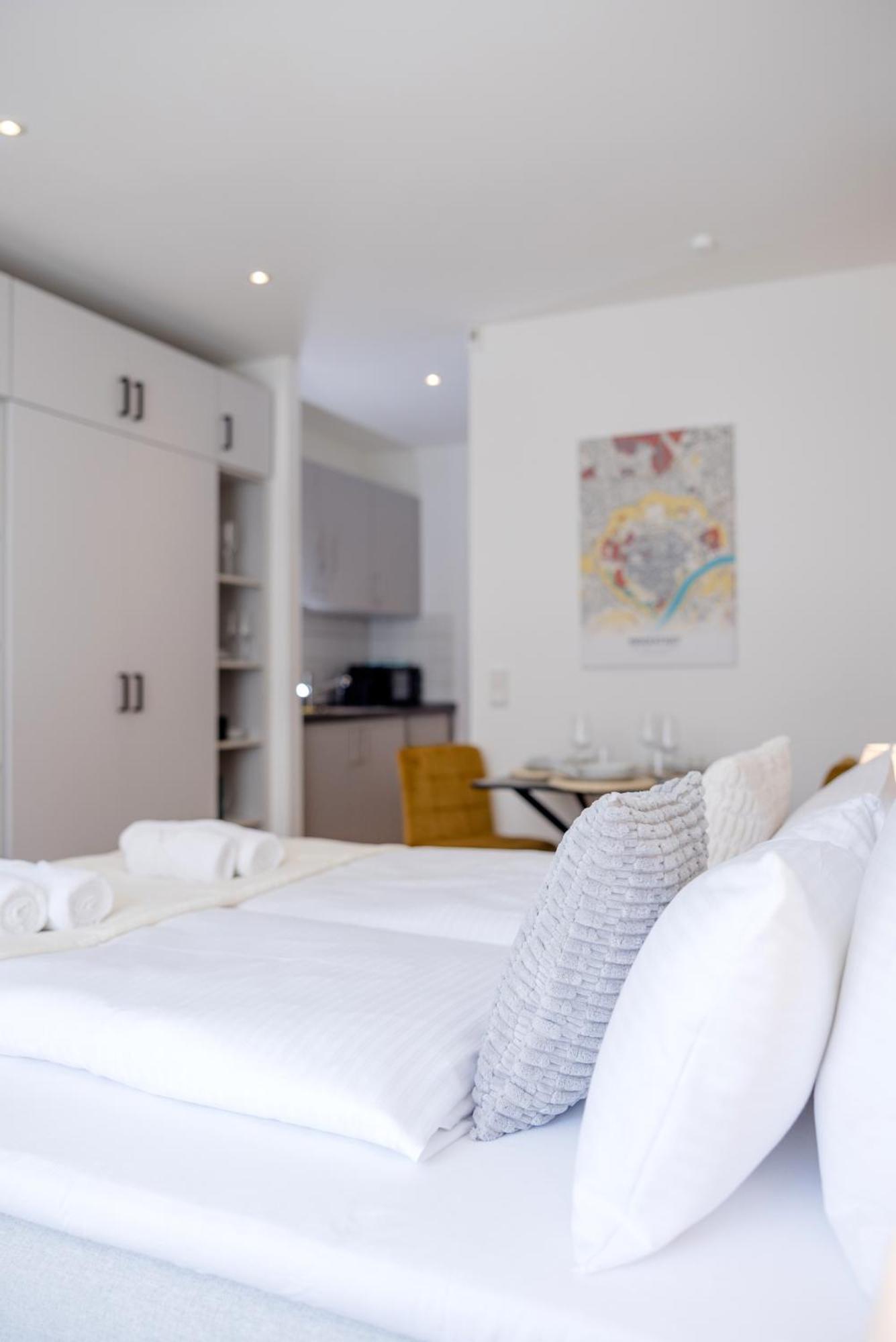 Lumen Homes - Altstadt-Studio Direkt Im Zentrum, Kueche, Netflix, Oeffentlicher Parkplatz Ums Eck Ingolstadt Exteriér fotografie